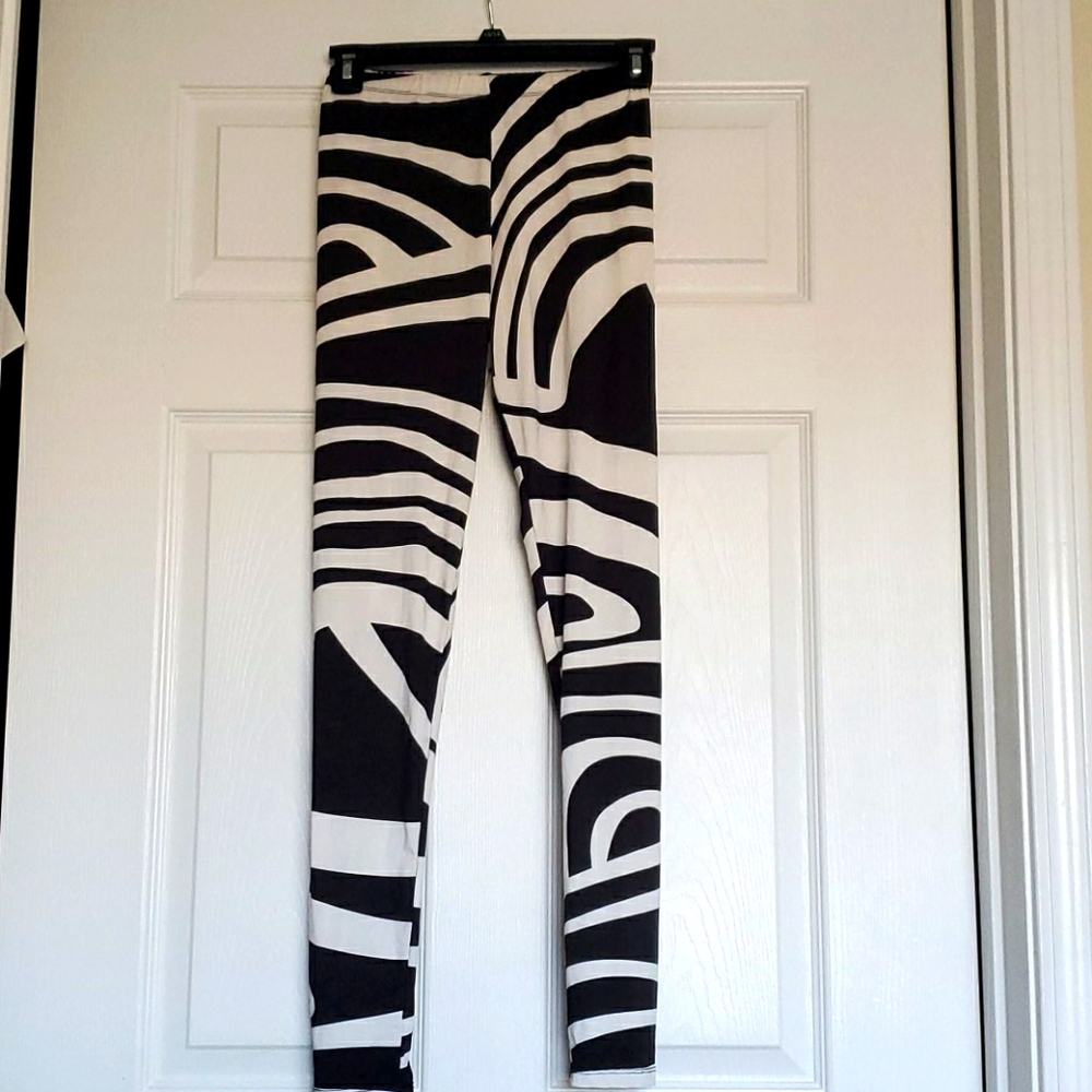 Black and White printed leggings